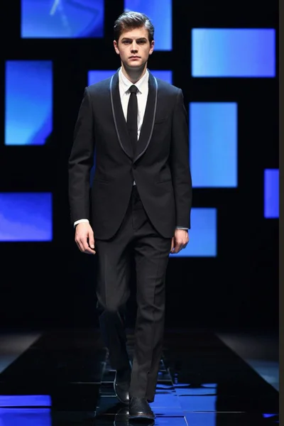 Look 27